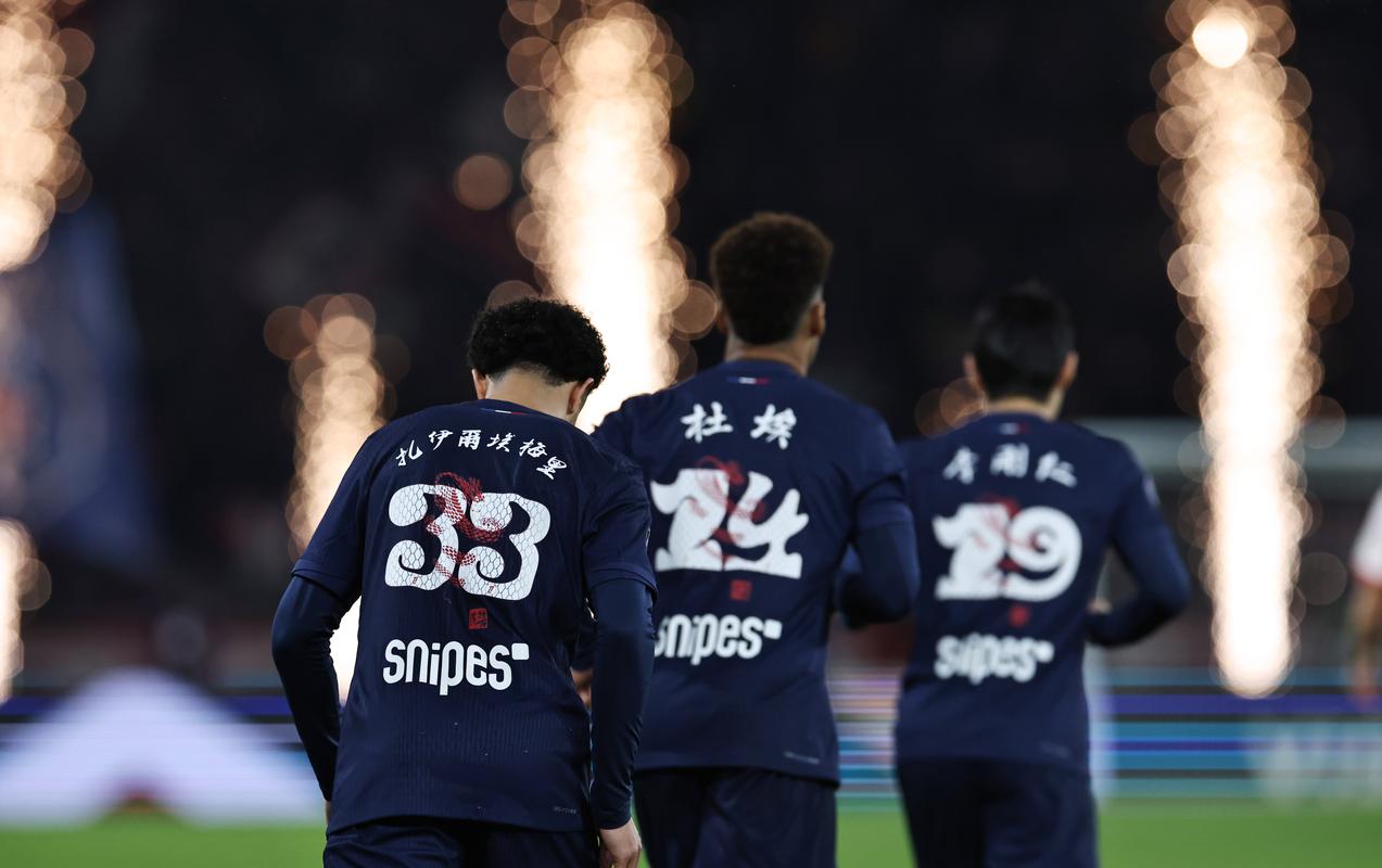 进球制胜！官方：南野拓实当选摩纳哥1-0巴黎最佳球员（南野拓实凭制胜球当选摩纳哥1-0巴黎全场最佳）