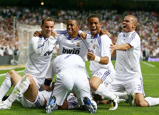 海港小将李新翔：这是梦幻的一年，武磊的点拨对我帮助很大（海港新星李新翔：梦幻一年，武磊指点助我成长）