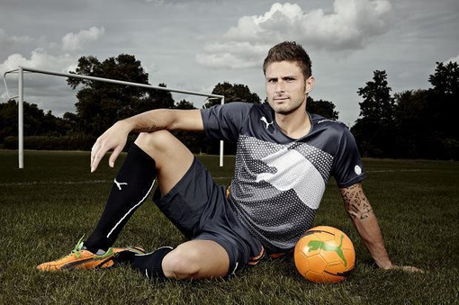 科莫主席：皇马有权回购尼科-帕斯，我们想尽可能长久留住他（科莫主席：皇马对尼科-帕斯享有回购权，我们希望尽量长期将其留在队中）