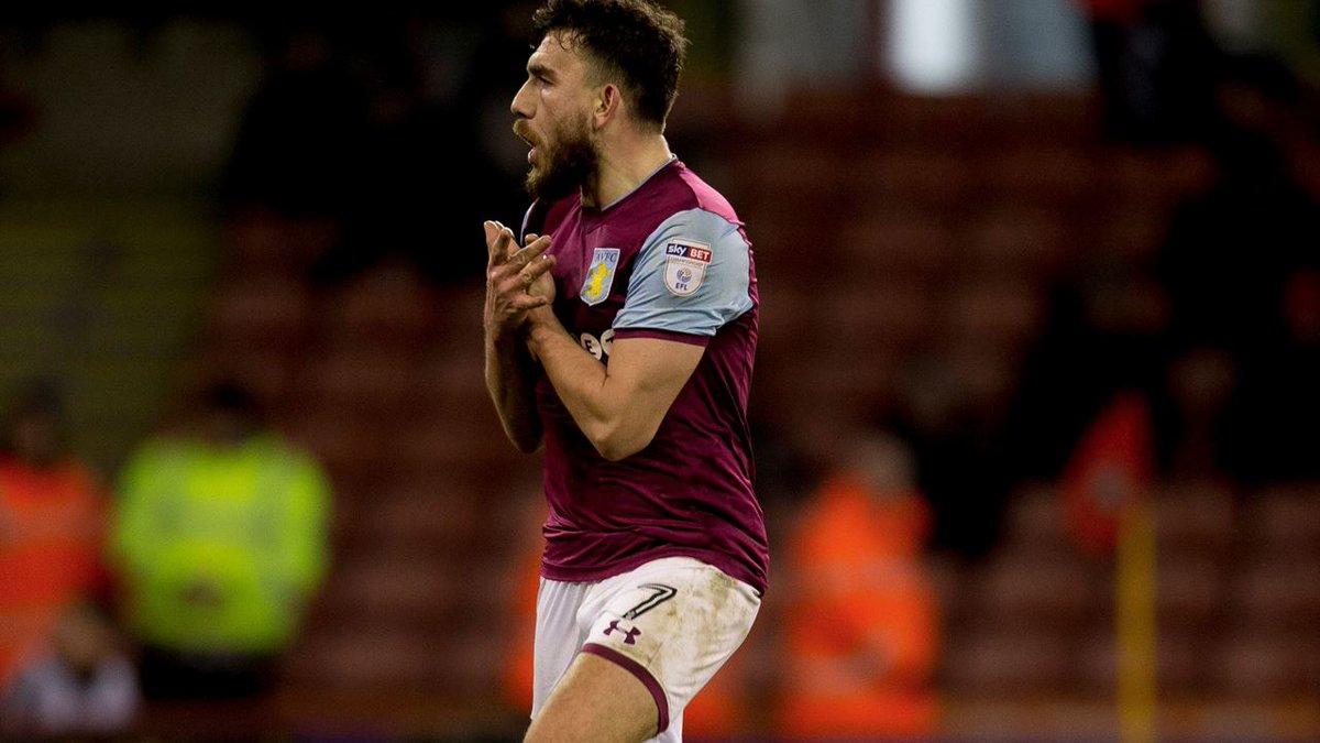 欧冠半场：克瑙夫打破僵局，法兰克福1-0巴塞罗那（欧冠半场战报：克瑙夫先拔头筹，法兰克福暂1-0领先巴塞罗那）