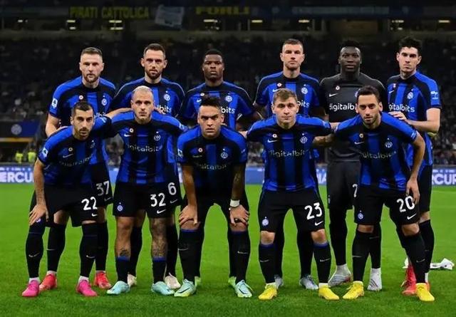 媒体人谈邵佳一：当年克林斯曼带德国前的履历更是一张白纸（媒体人评邵佳一：当初克林斯曼接手德国队前资历几近空白）