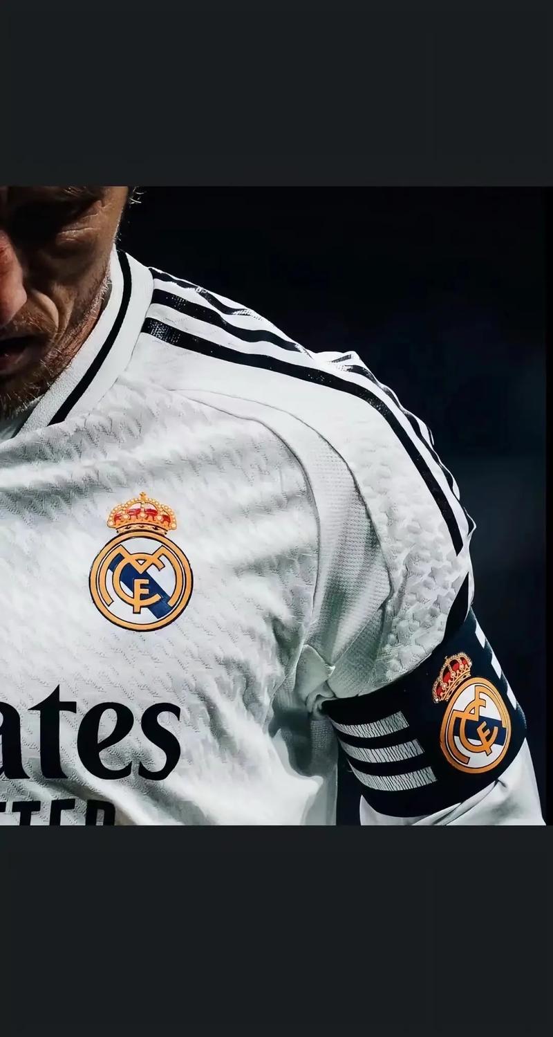 意媒：加斯佩里尼曾邀德罗西住他在热那亚的家，德罗西婉拒了（意媒：加斯佩里尼邀德罗西住热那亚住所，后者已婉拒）